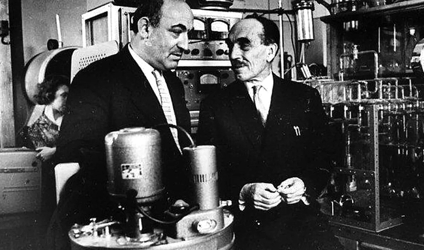 СЕМЕНОВ ЛАБОРАТОРИЯ.jpg