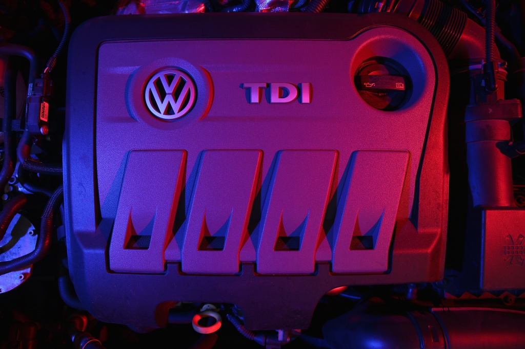 Дизельный двигатель с турбонаддувом, установленный на ряде Volkswagen Passat 2014 года выпуска, — невольный соучастник махинаций с ПО, приведших к громкому скандалу вокруг крупнейшего немецкого автоконцерна