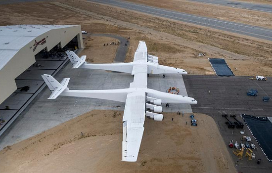 Фотография: Stratolaunch Systems Corp. // Самый большой в мире самолет Stratolaunch