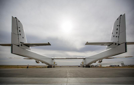 Фотография: Stratolaunch Systems Corp. // Самый большой в мире самолет Stratolaunch
